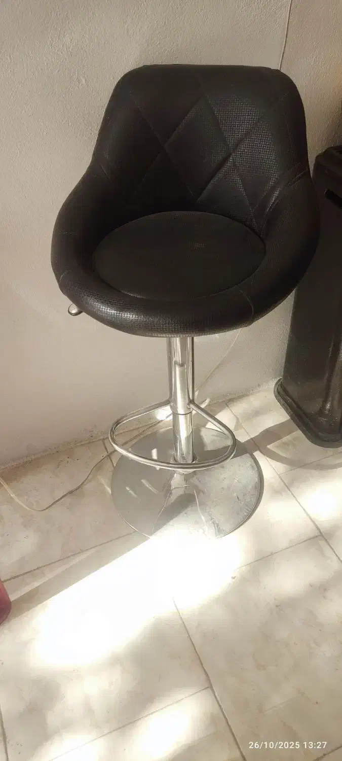 صندلی گردان|صندلی و نیمکت|آشخانه, |دیوار