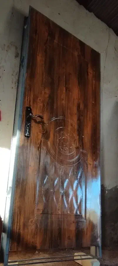 درب چوبی نو .کامل|مصالح و تجهیزات ساختمان|کاشان, فاز ۲ ناجی آباد|دیوار