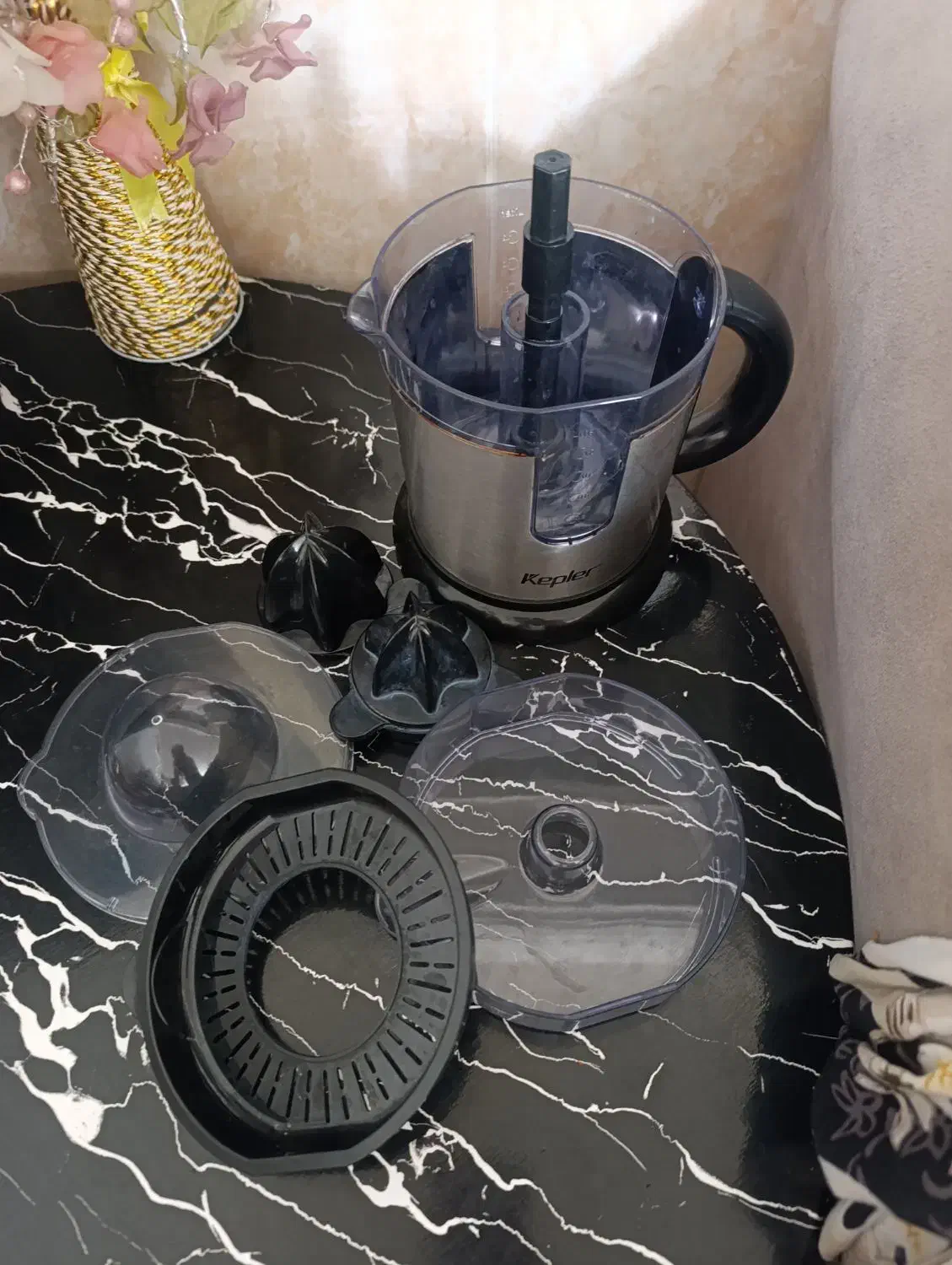 در حد نو|آبمیوه‌گیر و آب‌مرکبات‌گیر|سبزوار, قلعه‌نو دهزار|دیوار