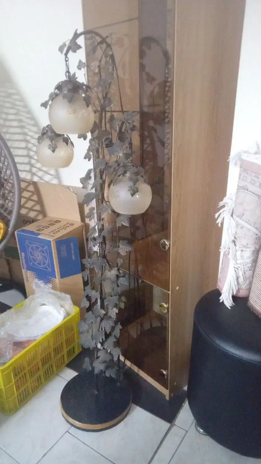 چراغ آویز پایه دار بسیار شکیل|چراغ خواب و آباژور|فردیس, انبار نفت|دیوار