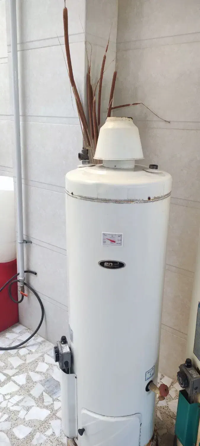 آبگرمکن مخزنی ۱۹۰ ایران شرق و ۱۰۰ لیتری|آبگرمکن، پکیج، شوفاژ|گنبد کاووس, |دیوار