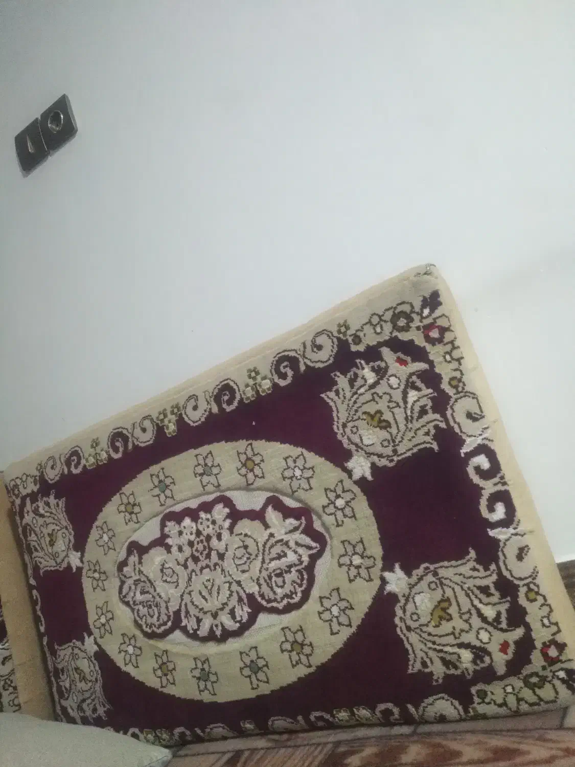 دوجفت پشتی مناسب خانه وباغ|پشتی|نجف‌آباد, گلدشت|دیوار