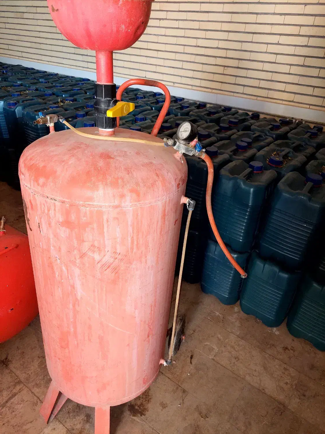 کفپاش ۲۰۰لیتری|ابزارآلات|میناب, |دیوار