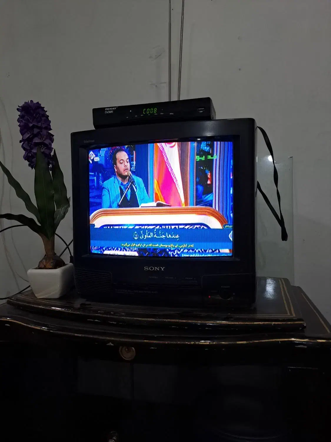 تلویزیون سونی سالم  ۱۴ اینچ همراه دستگاه دیجیتال|تلویزیون و پروژکتور|کرمانشاه, |دیوار