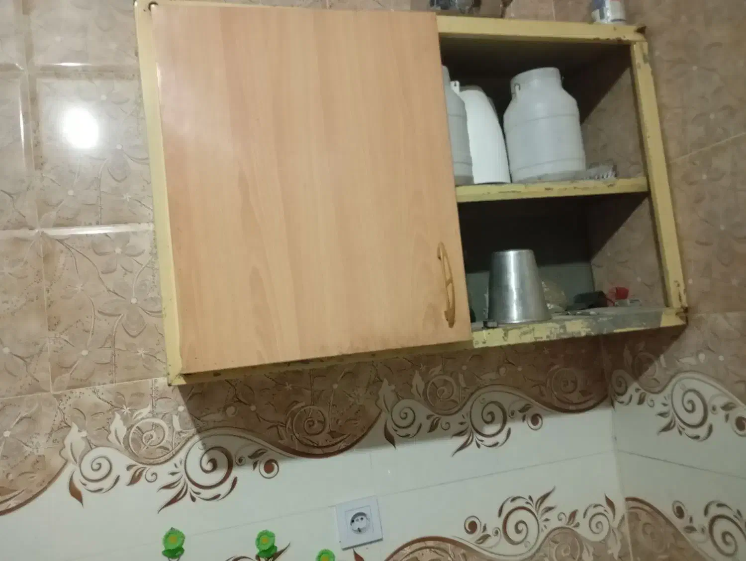 سلام کابینتذفلزی|مصالح و تجهیزات ساختمان|درمیان, |دیوار