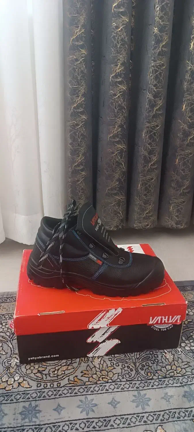 کفش کار|کیف، کفش، کمربند|صفادشت, |دیوار