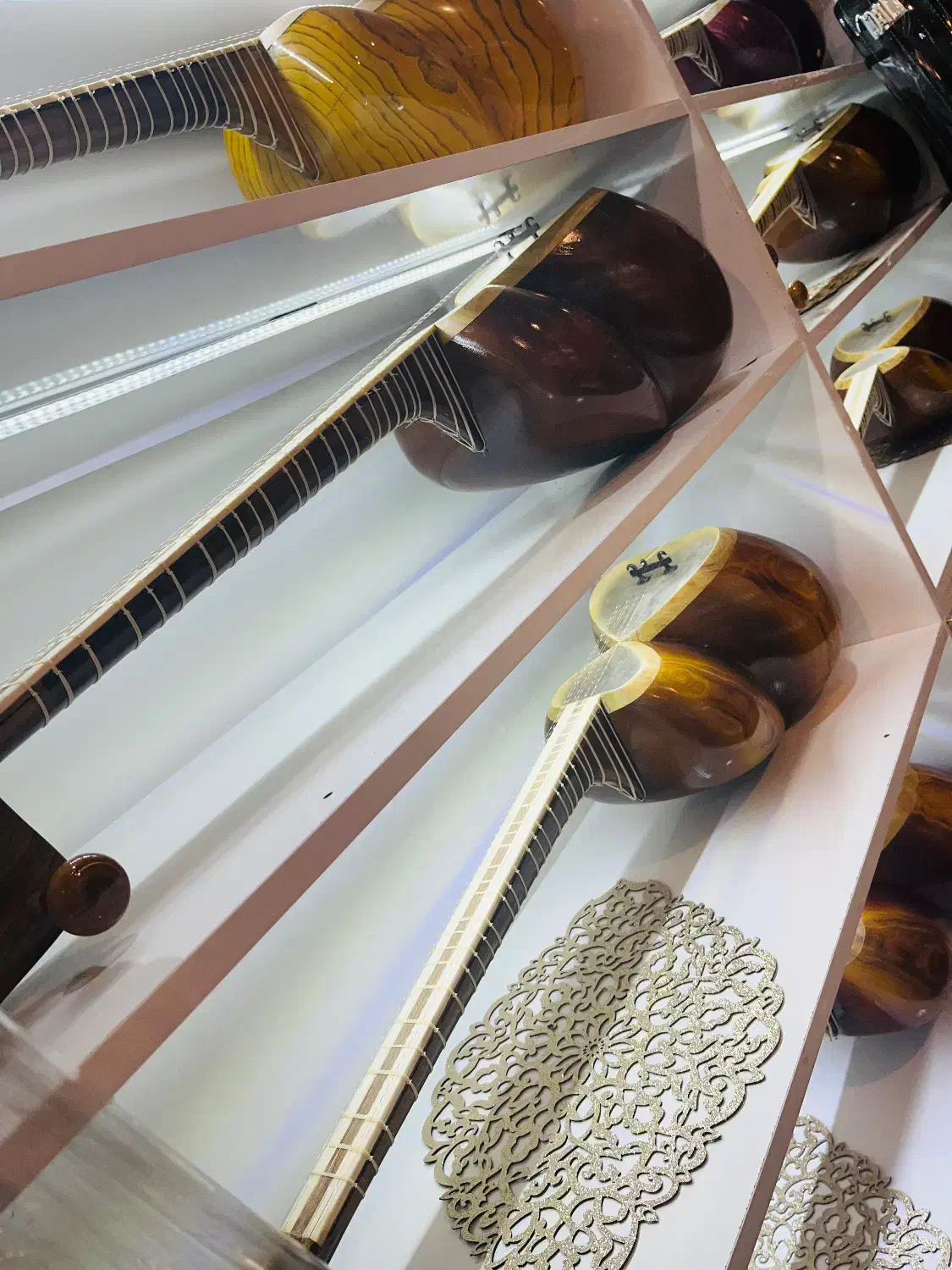 فروشگاه لوازم موسیقی بهنام با شرایط ویژه ی اقساطی|سازهای سنتی|شهرکرد, |دیوار