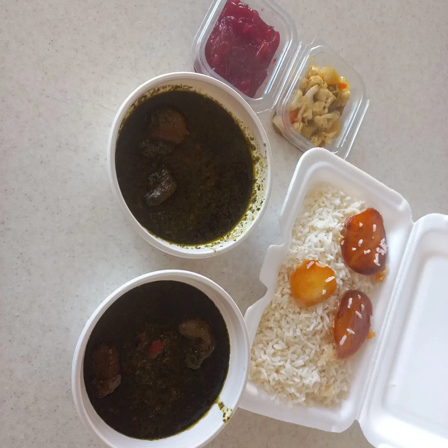 ناهار یا شام|خوردنی و آشامیدنی|پرند, فاز ۶|دیوار