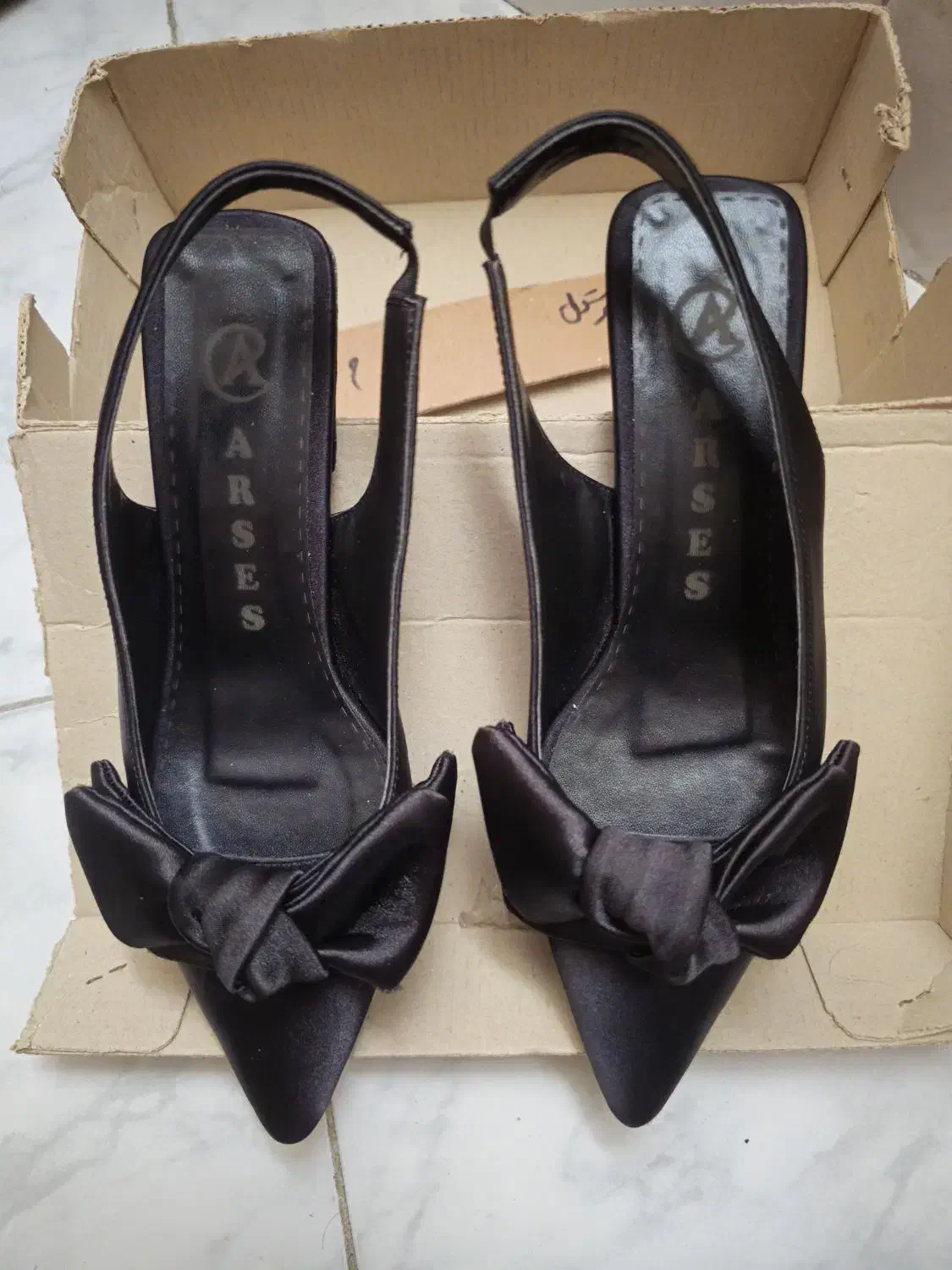 کفش|کیف، کفش، کمربند|مشهد, زمرد|دیوار