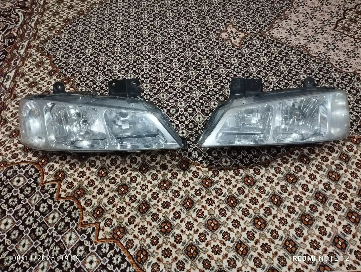 چراغ عقب 405 چراغ جلو پارس و منبع اگزوز 709|قطعات یدکی و لوازم جانبی|اهر, |دیوار