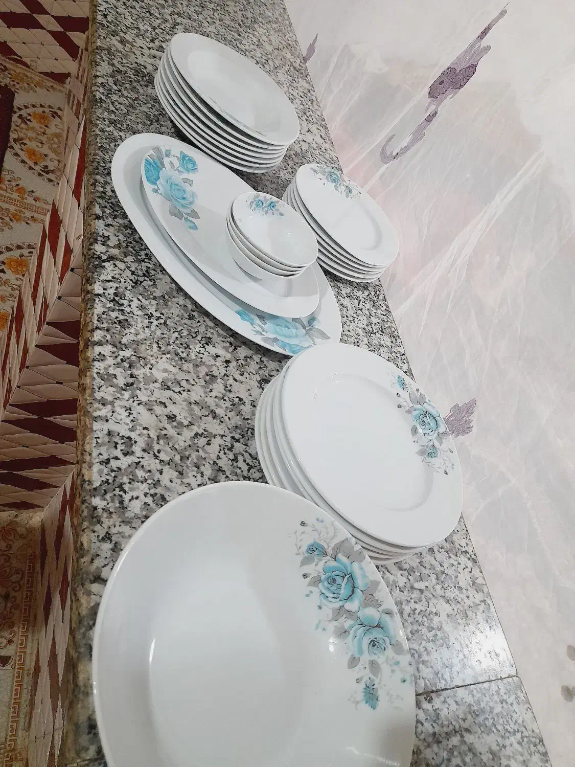 سرویس چینی ۲۹پارچه|ظروف سرو و پذیرایی|زابل, |دیوار