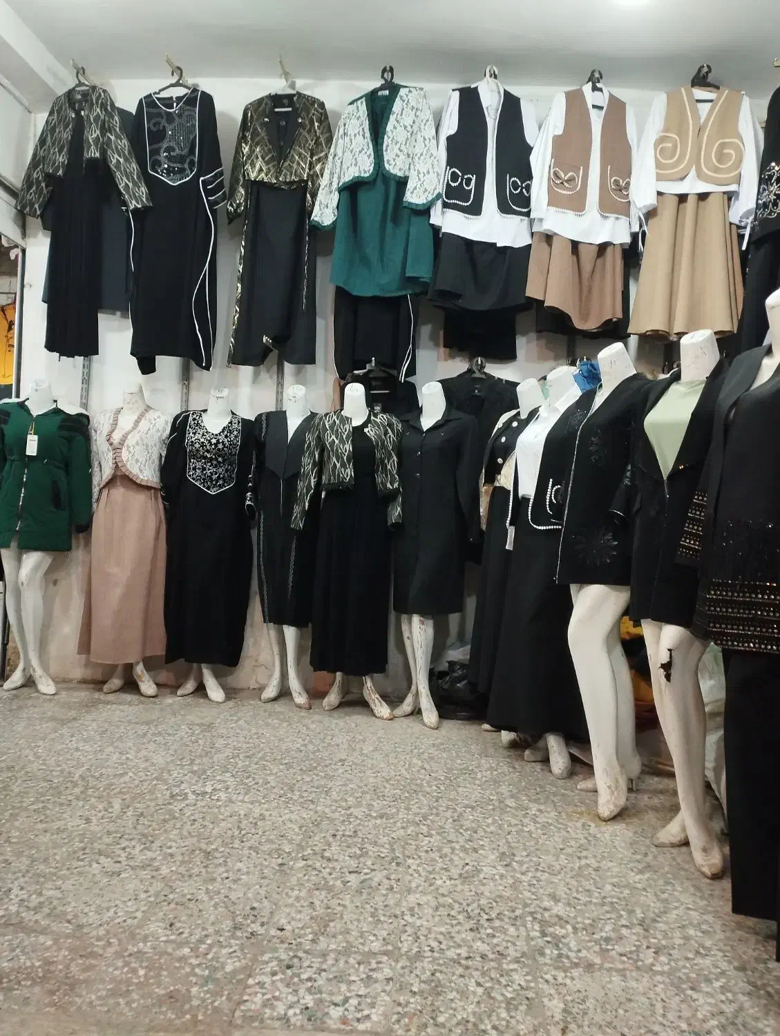 فروشنده خانم باتجربه|استخدام خدمات فروشگاه و رستوران|زابل, |دیوار