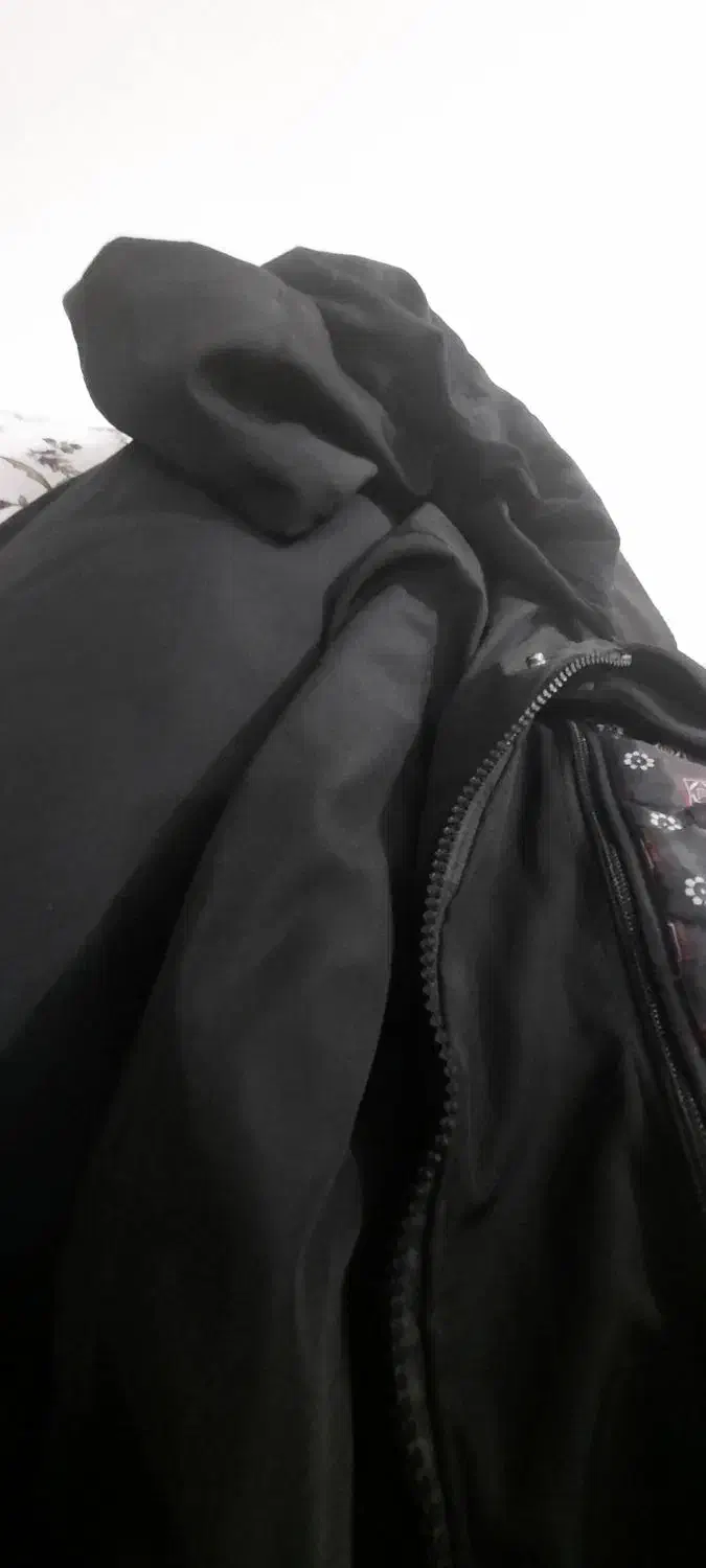 کاپشن|لباس|دیواندره, |دیوار