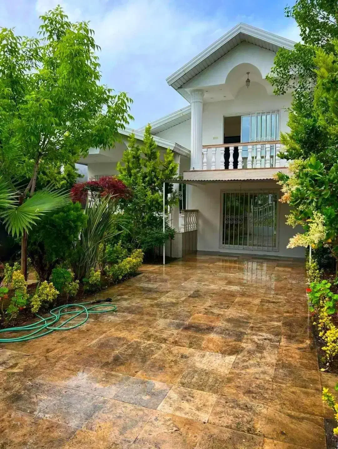 ویلا ۲۵۰ م سراوان سنگر گیلان قاضیان دهبنه کچا|فروش خانه و ویلا|رشت, حمیدیان|دیوار