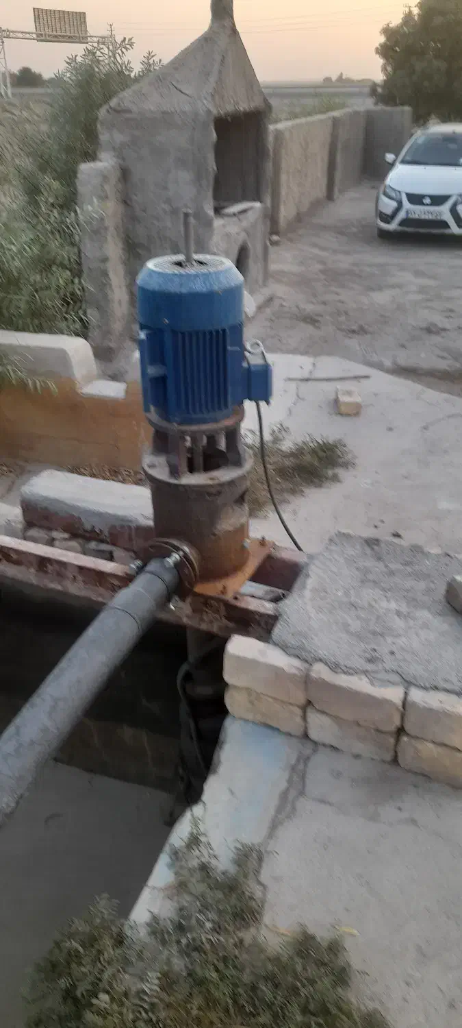 موتورآب کشی سه فاز با توربین چهار طبقه|ماشین‌آلات صنعتی|اصفهان, دارک|دیوار