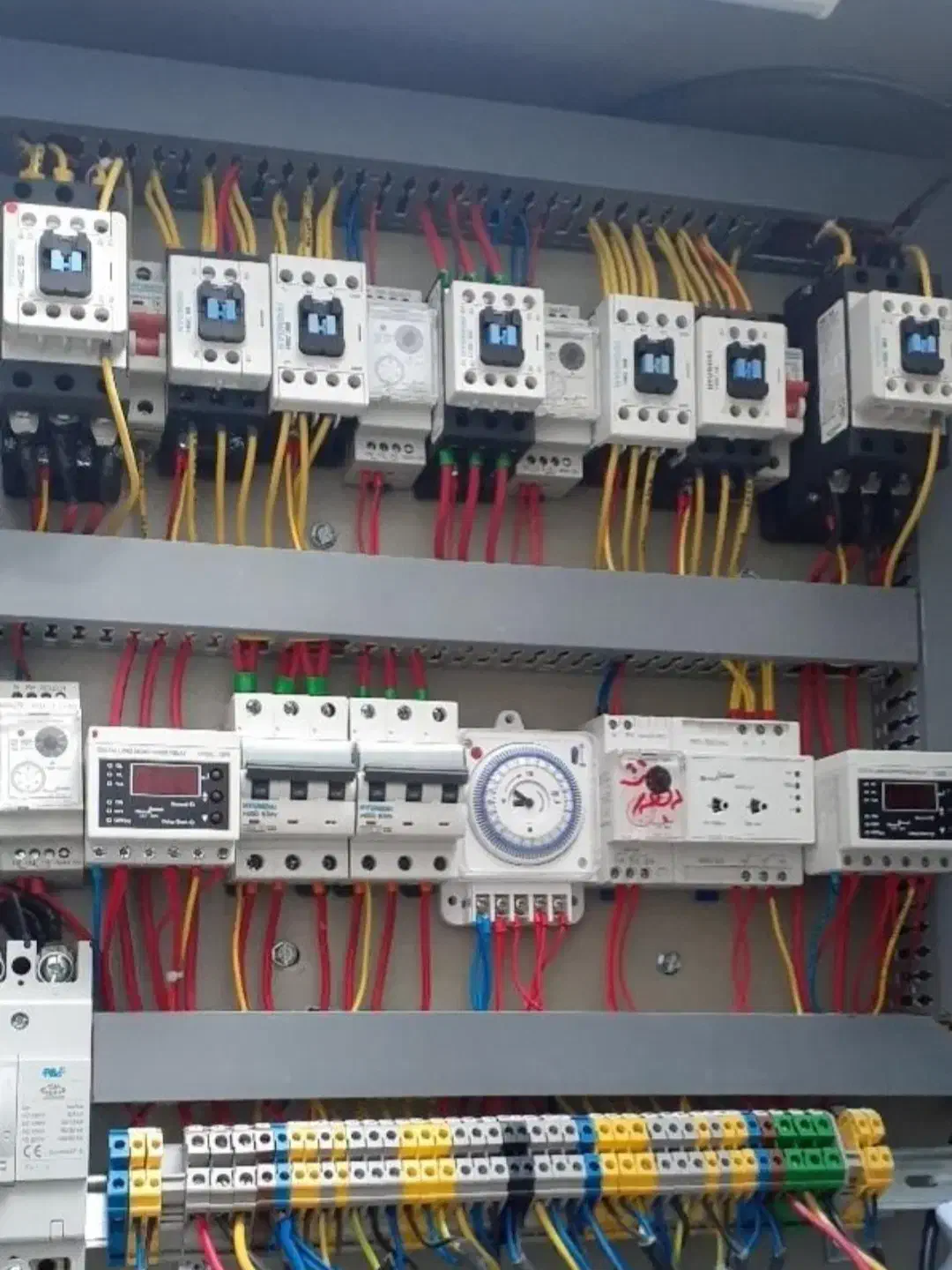 برقکار صنعتی / تابلو برق / رفع اتصالی / برقکار|خدمات پیشه و مهارت|رباطکریم, آدران|دیوار