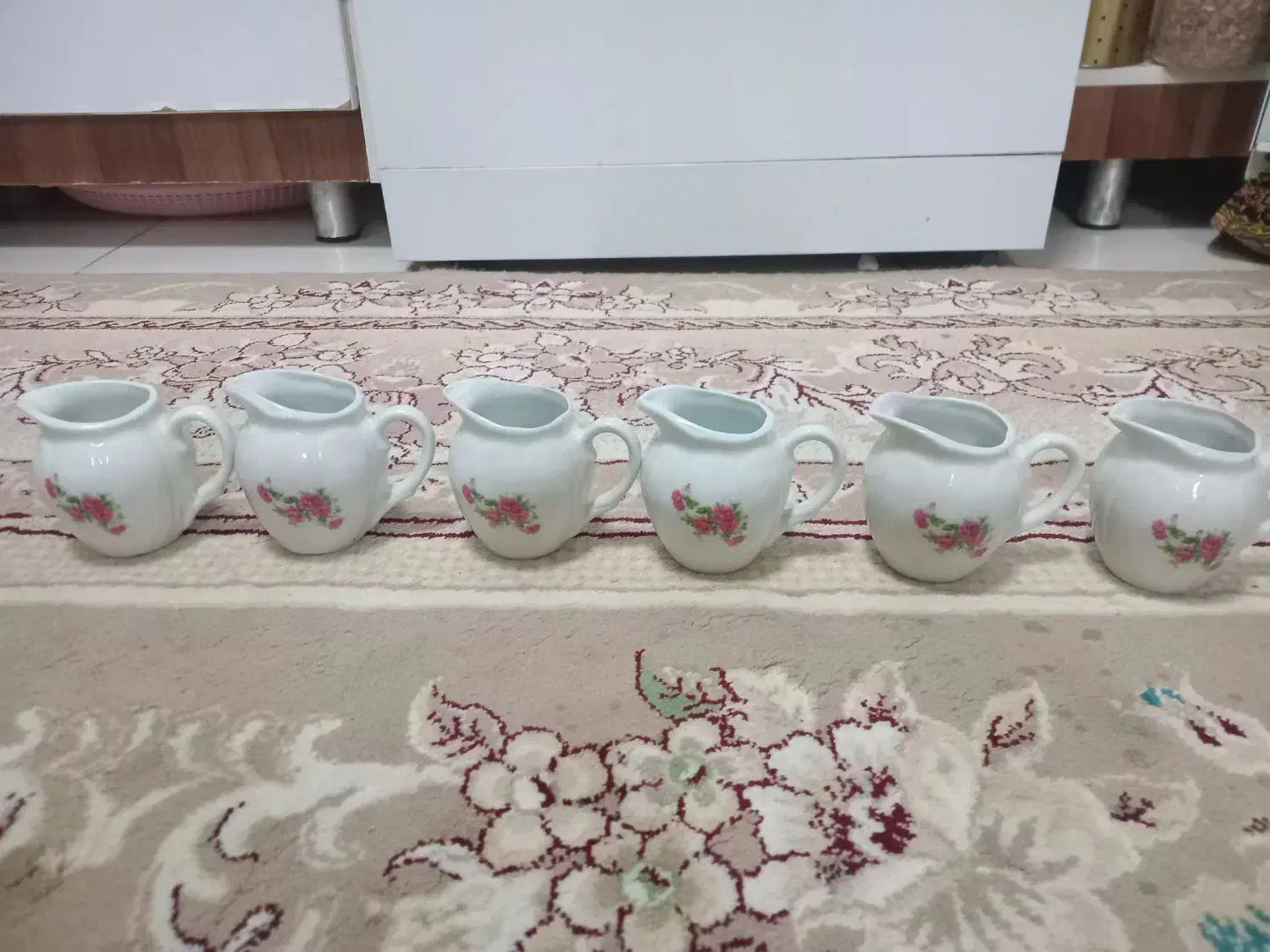 چینی گل قرمز|ظروف سرو و پذیرایی|فولادشهر, C8|دیوار