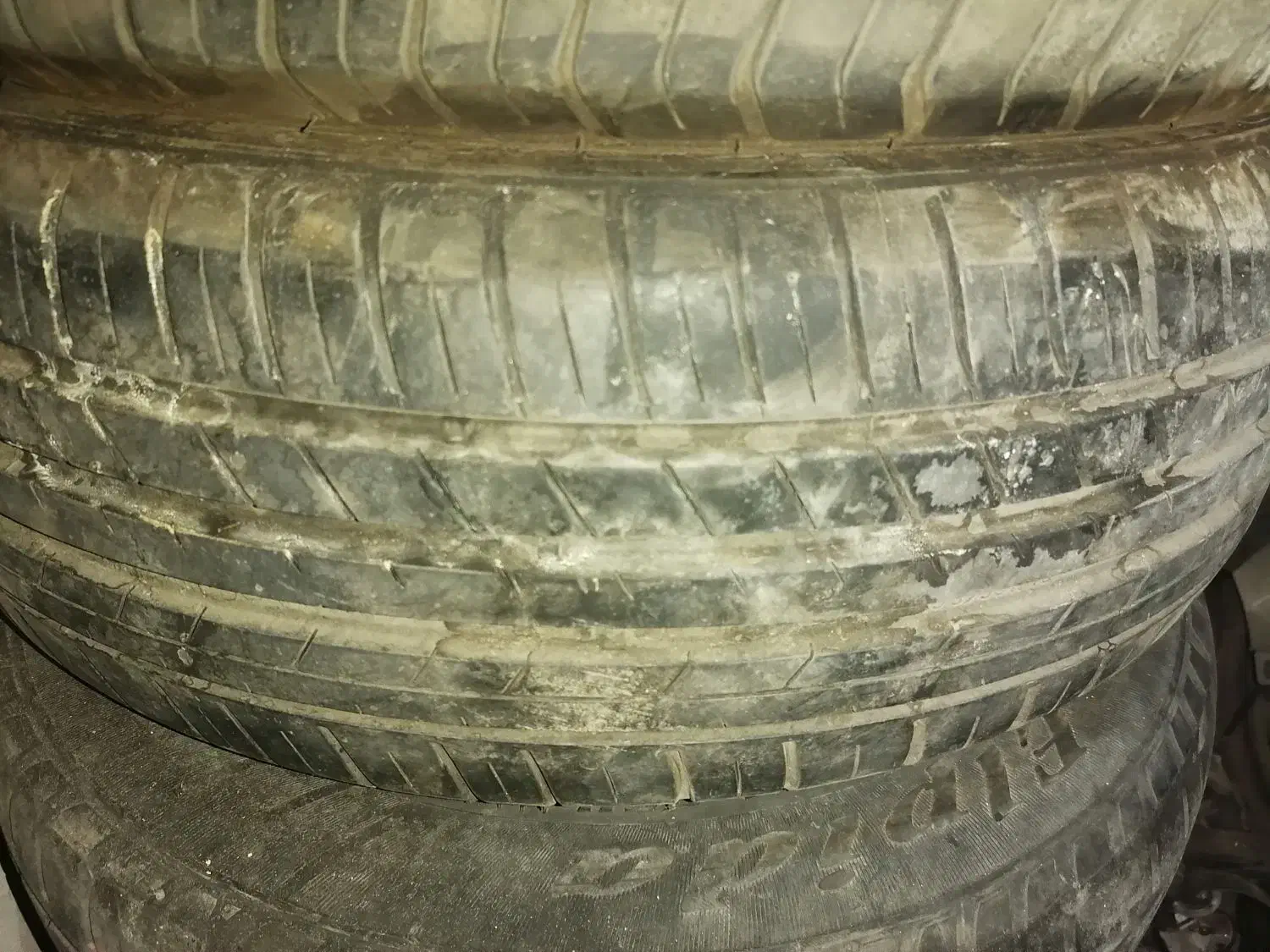 کمک و فنر لول 405 و لاستیک سایز 16|قطعات یدکی و لوازم جانبی|اصفهان, فرودگاه شهید بهشتی|دیوار