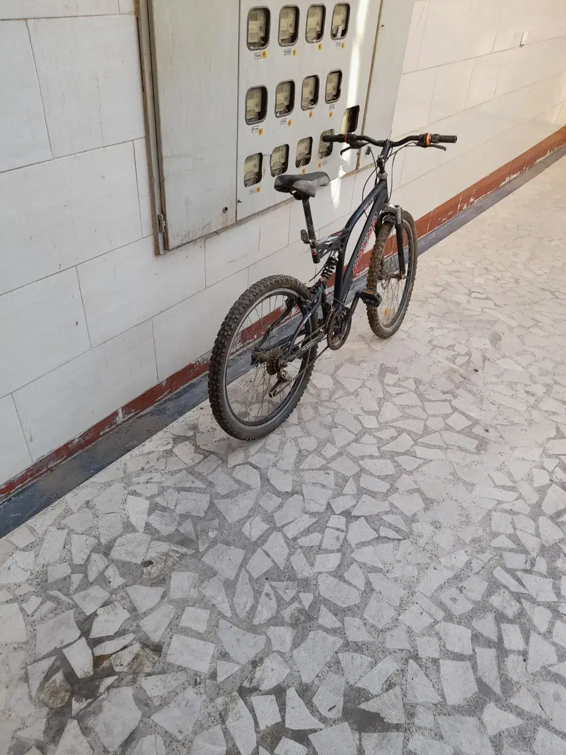 با سلام دوچرخه سالم لاستیک ها نو|دوچرخه، اسکیت، اسکوتر|کرج, بنیاد|دیوار