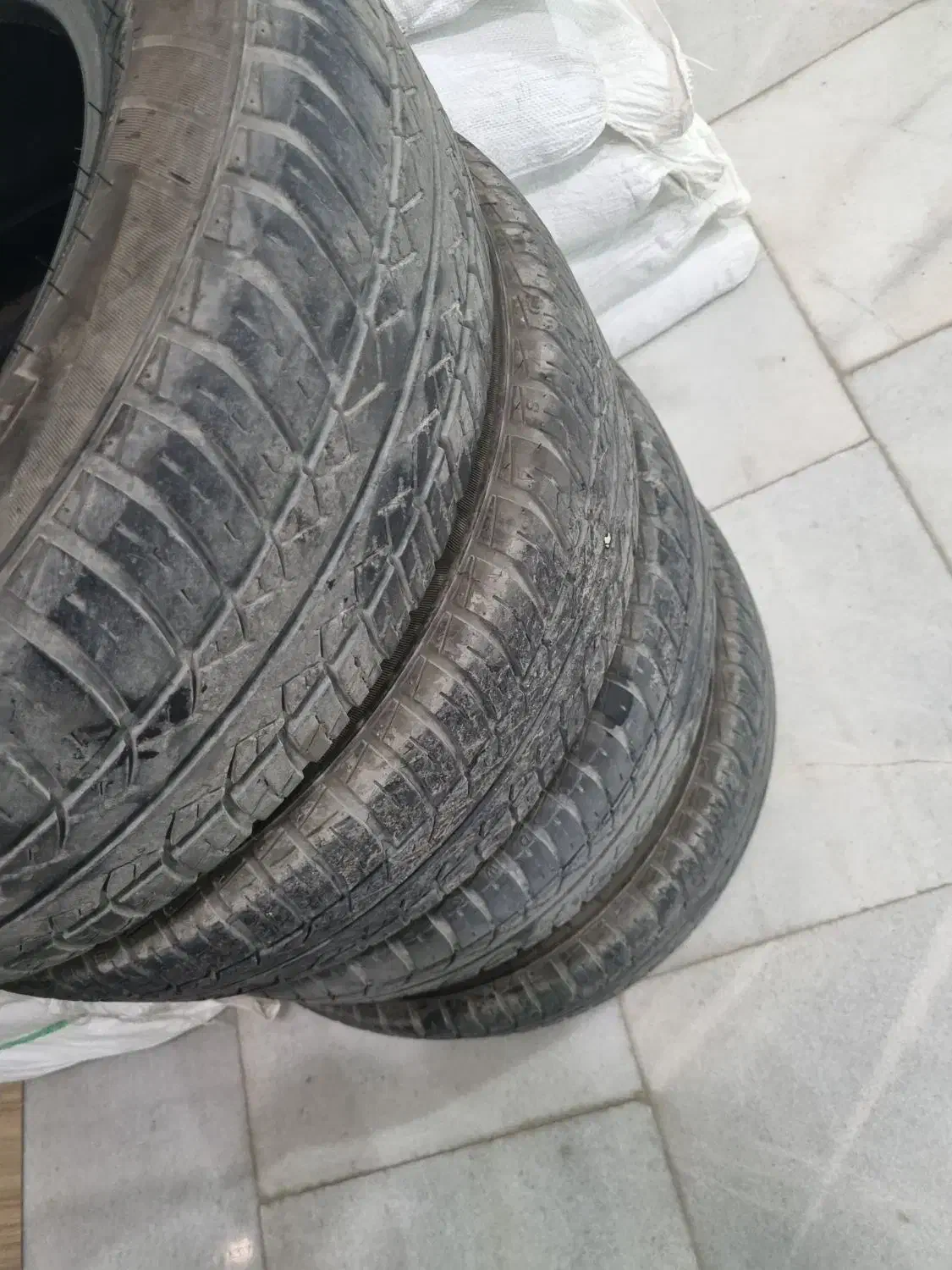 لاستیک بارز پژویی|قطعات یدکی و لوازم جانبی|قروه, |دیوار