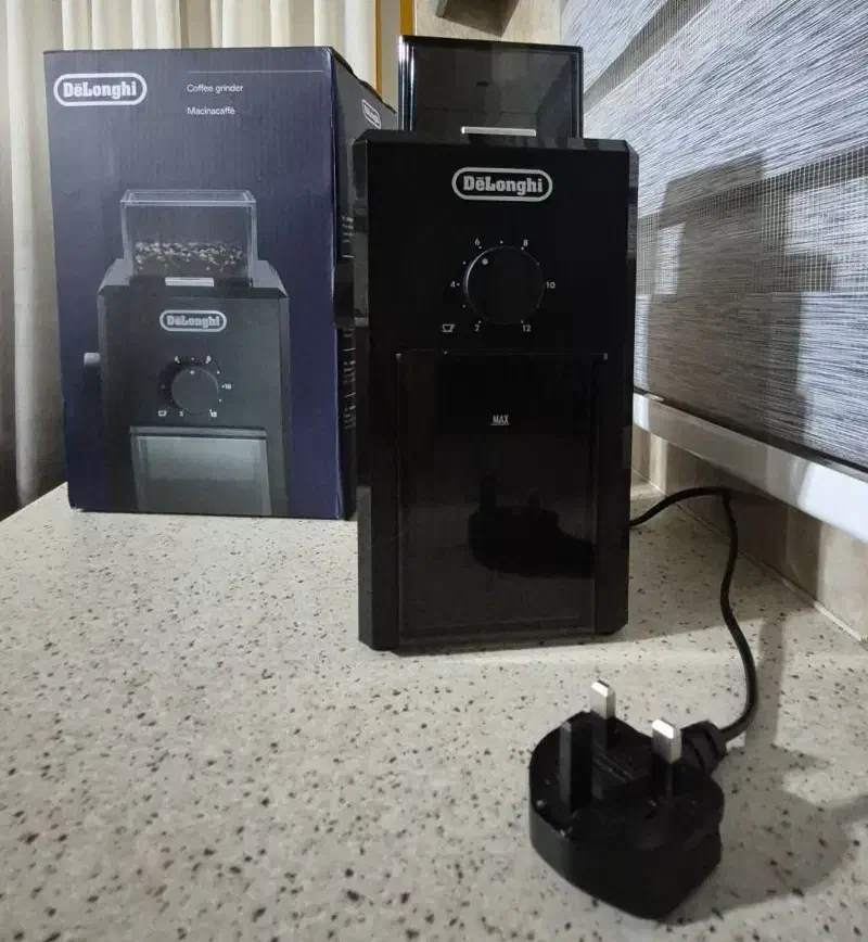 آسیاب قهوه دلونگی مدل KG79|خردکن، آسیاب، غذاساز|صومعهسرا, |دیوار