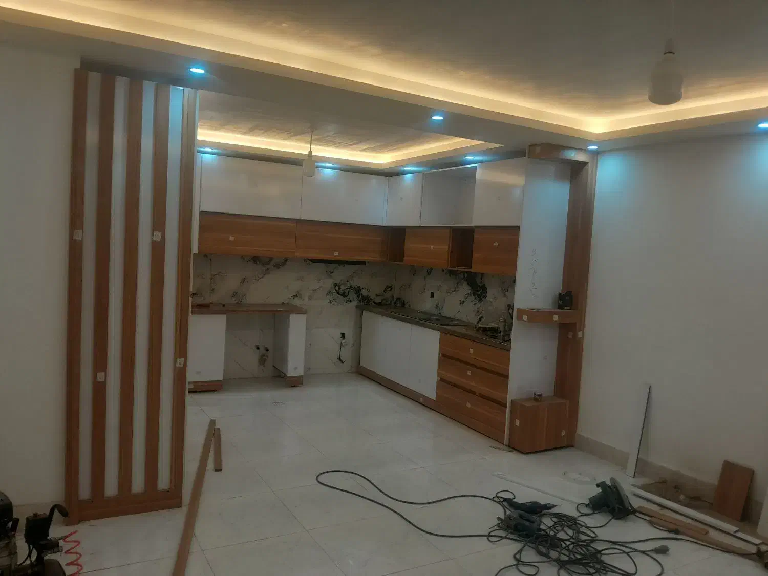 استخدام شاگرد نیمه ماهر برای نصب کابینت|استخدام معماری، عمران و ساختمانی|گلبهار, شهر جدید گلبهار|دیوار