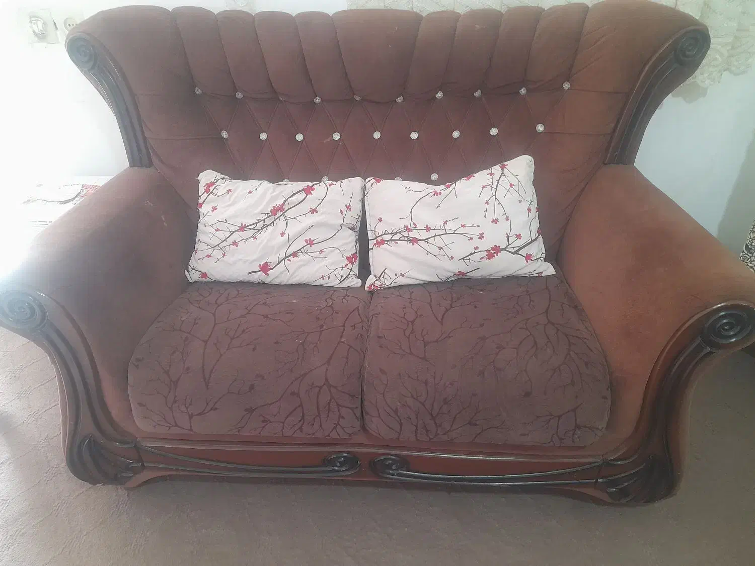 مبل و عسلی|مبلمان خانگی و میز عسلی|رشت, جماران|دیوار