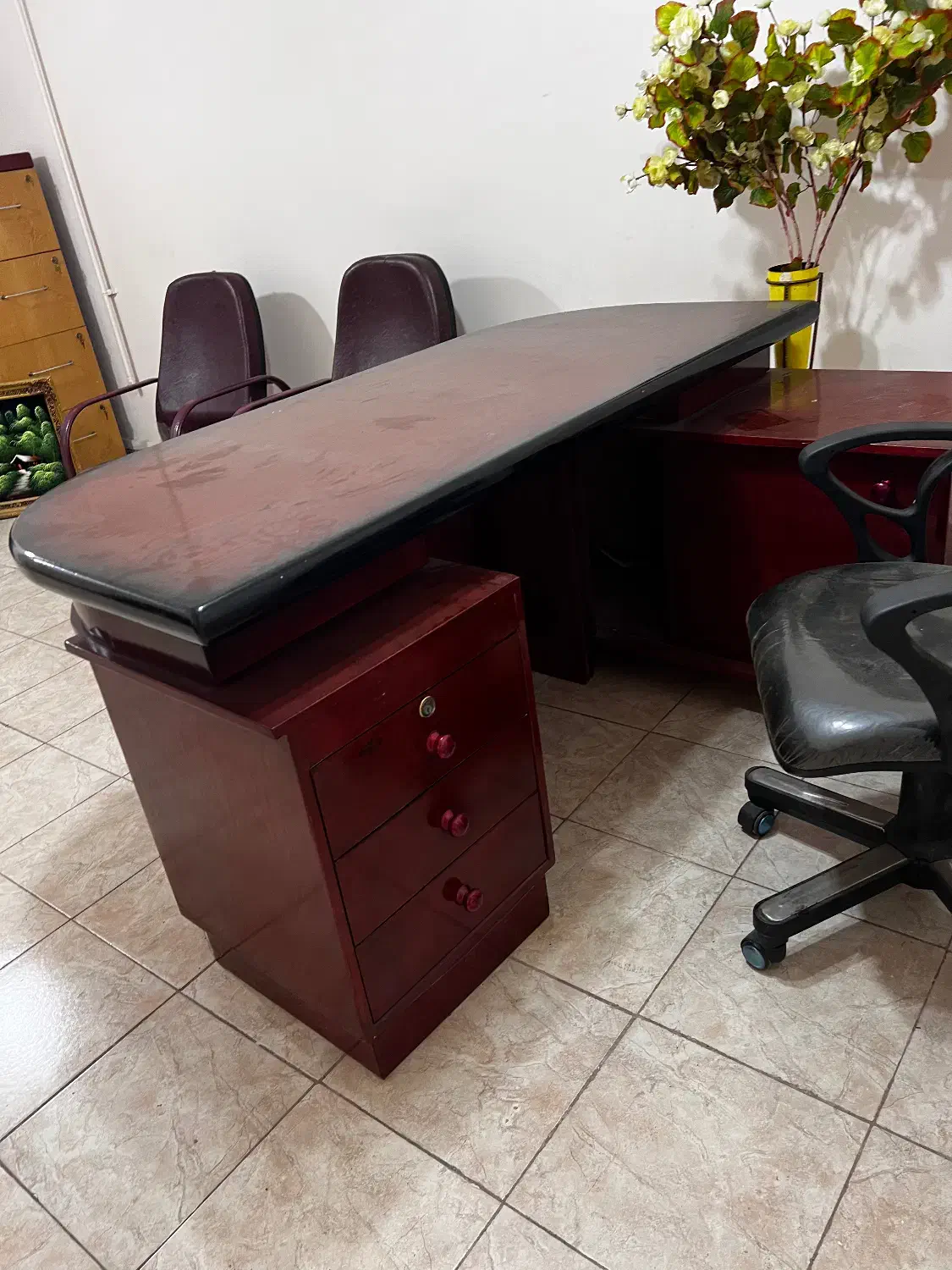 میز اداری با روکش چرم و چوب گردو|مبلمان اداری|بابل, |دیوار