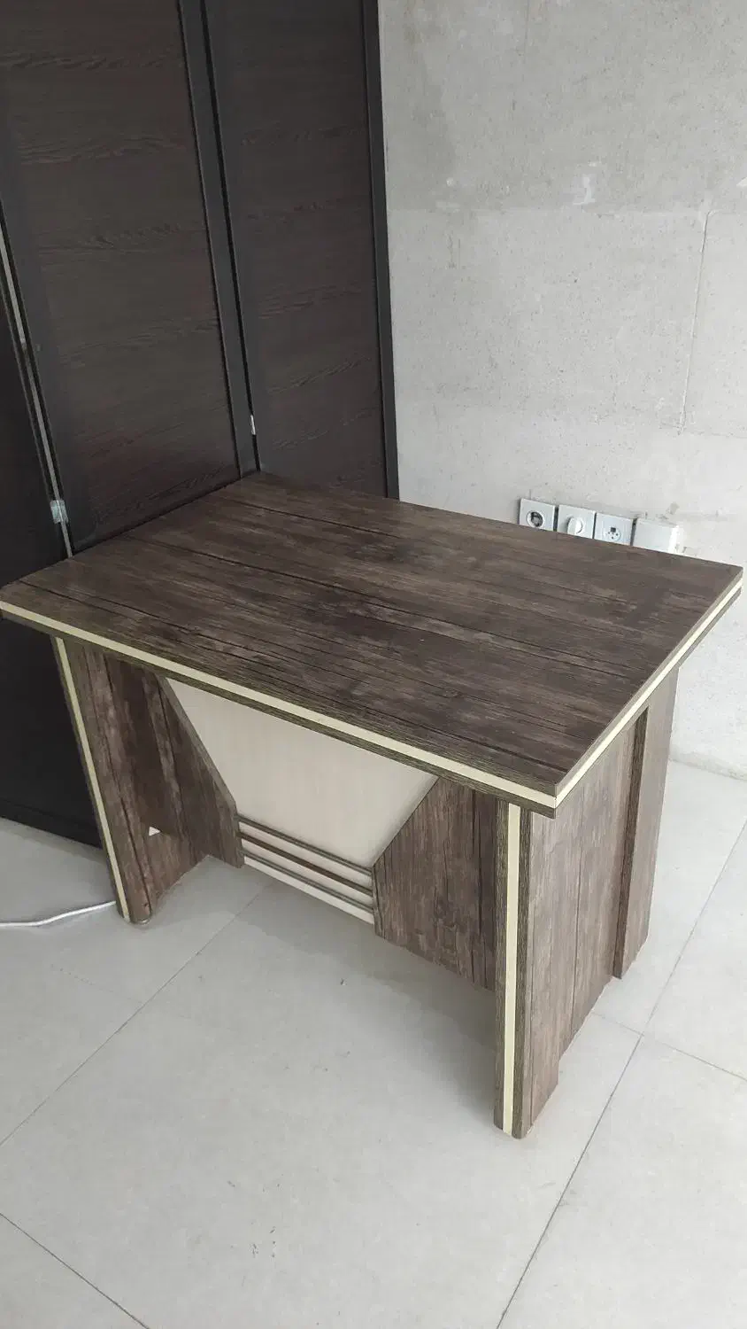 میز|میز تحریر و کامپیوتر|آمل, |دیوار