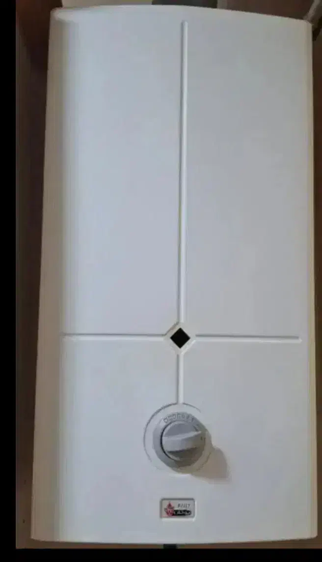 آبگرمکن دیواری بوتان مدل ۳۲۱۵ تمام اتومات در حد نو|آبگرمکن، پکیج، شوفاژ|مسجد سلیمان, |دیوار