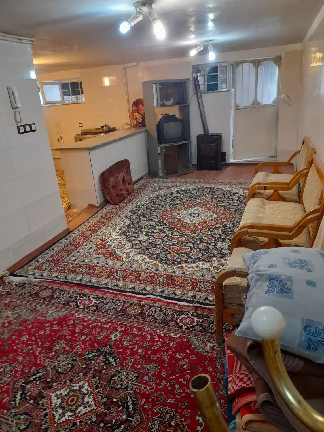 سوئیت دربست داخل شهر خوی فقط برای مسافر غیربومی|اجارهٔ کوتاه‌مدت آپارتمان و سوئیت|خوی, |دیوار