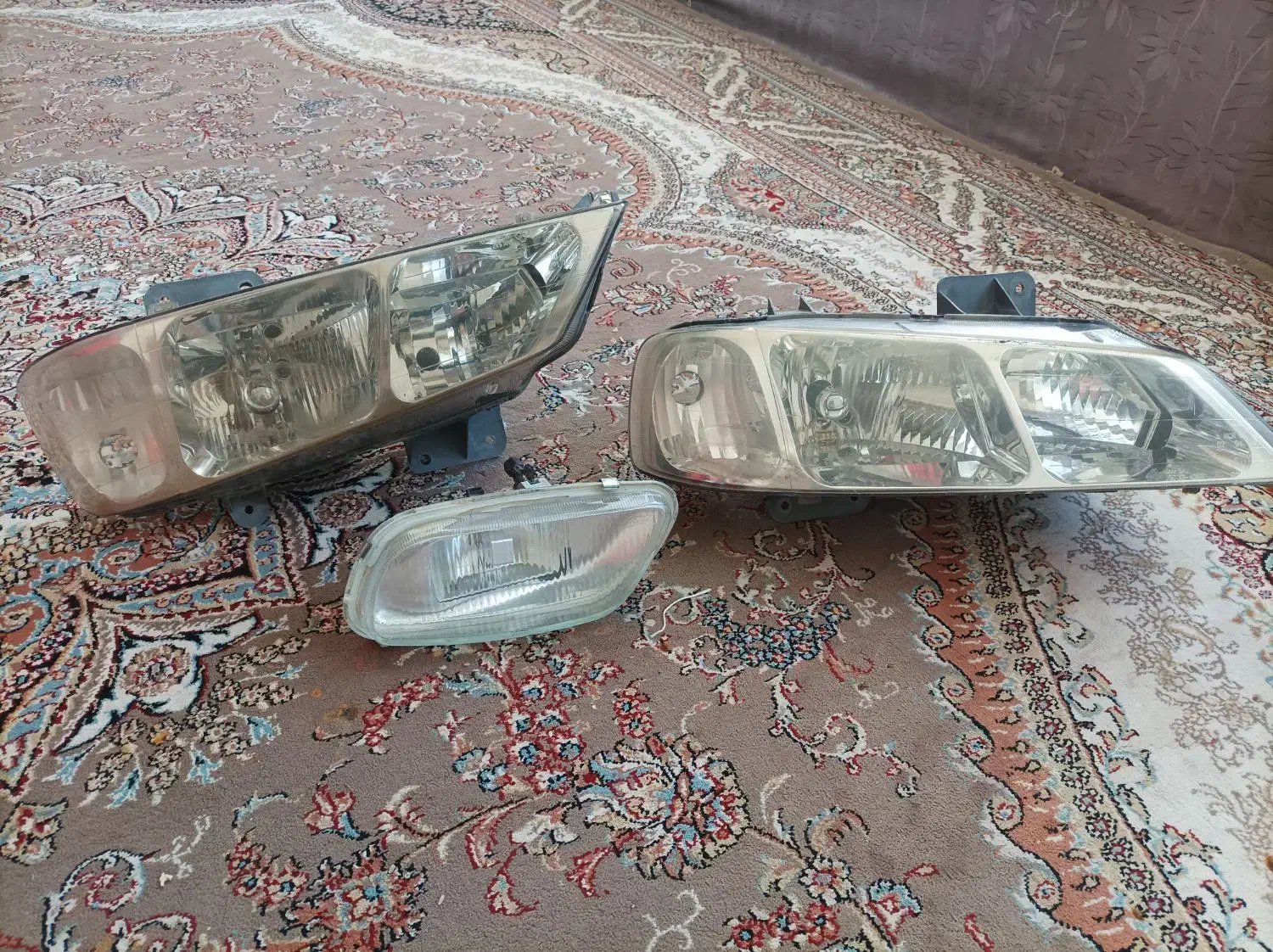 یک جفت چراغ پارس یک عدد چراغ مه شکن|قطعات یدکی و لوازم جانبی|بهمن صغاد, |دیوار