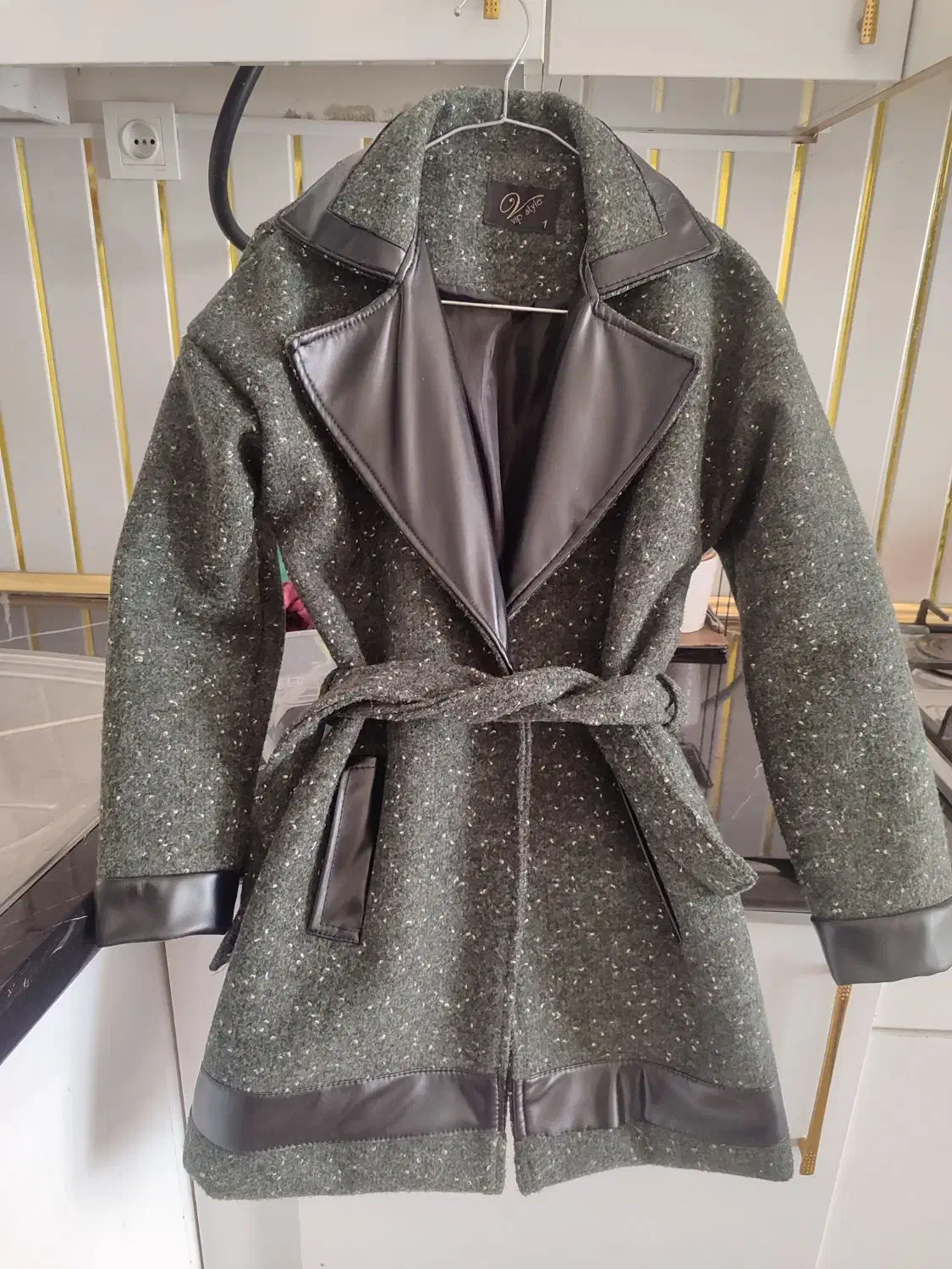 پالتو|لباس|کاشمر, |دیوار