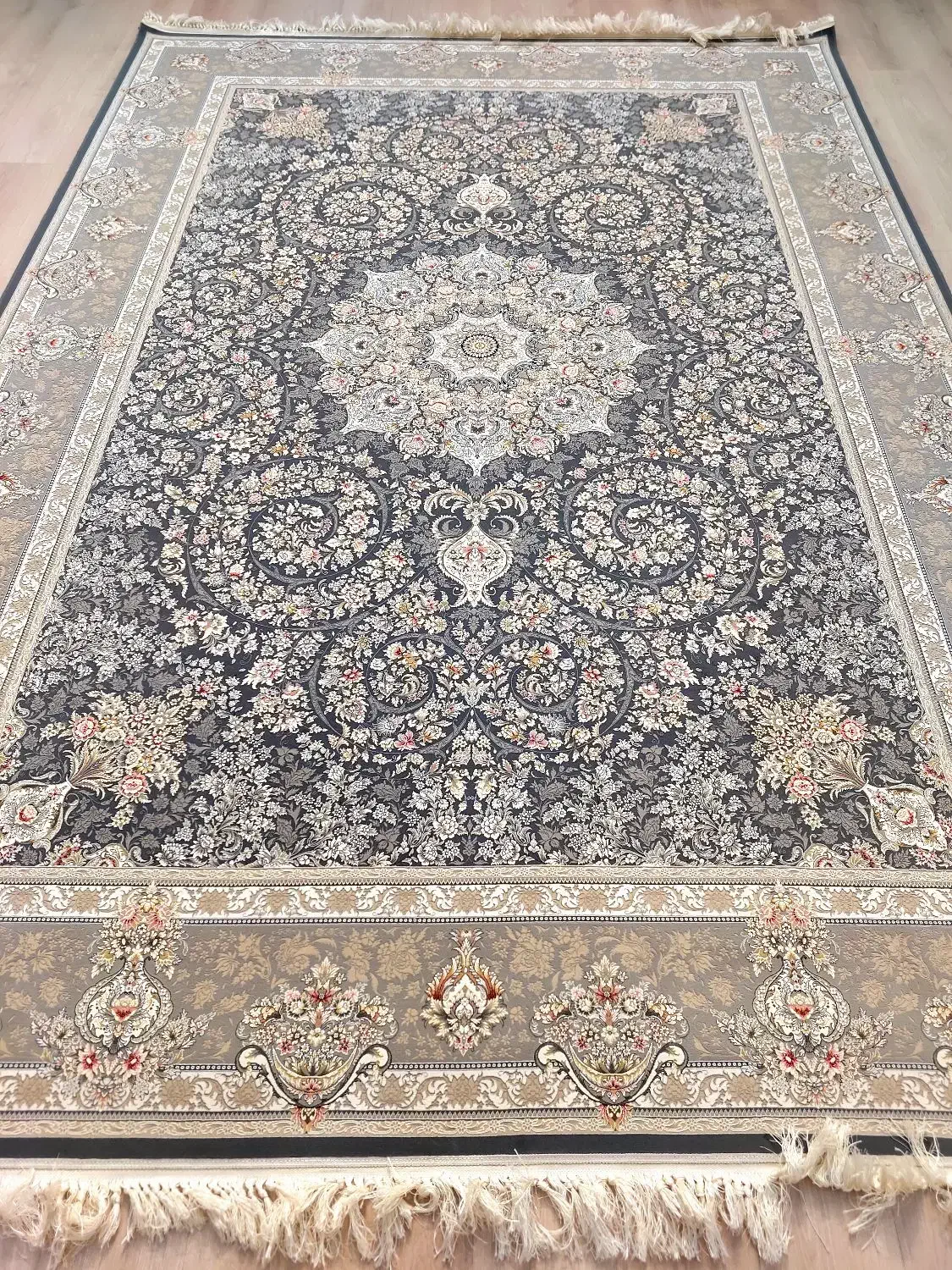 فرش۱۲۰۰شانه تراکم۳۶۰۰/جفت۹متری کاملا نو و آکبند|فرش|اصفهان, همدانیان|دیوار