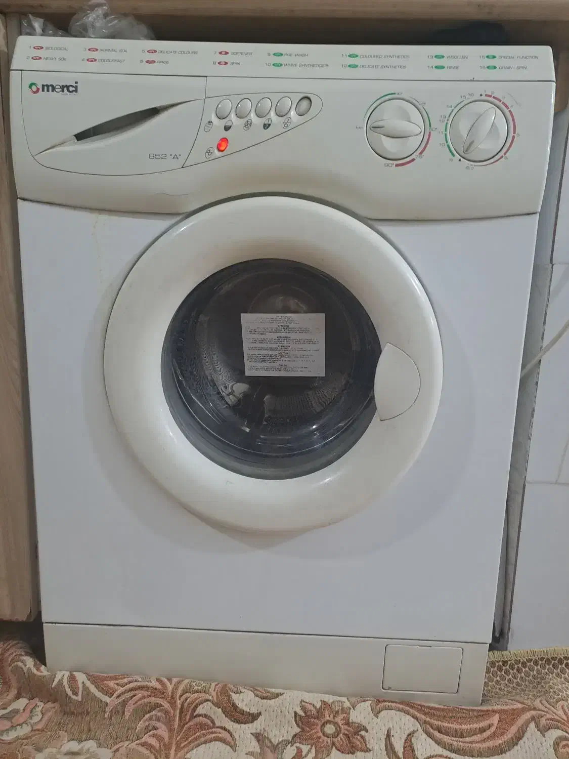 لباسشویی|ماشین لباسشویی و خشک‌کن لباس|فولادشهر, B5|دیوار