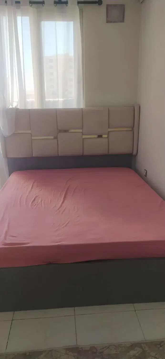 تخت خواب دونفره|تخت و سرویس خواب|میانه, |دیوار