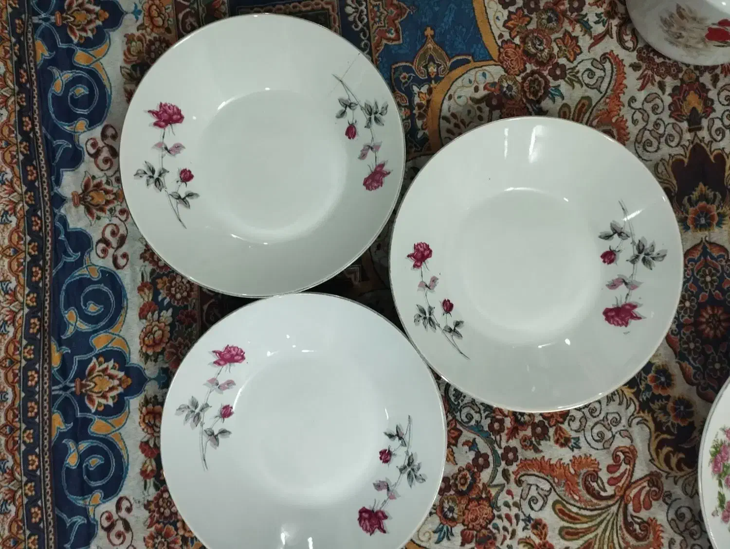 ظروف چینی قدیمی|کلکسیون اشیاء عتیقه|اراک, |دیوار