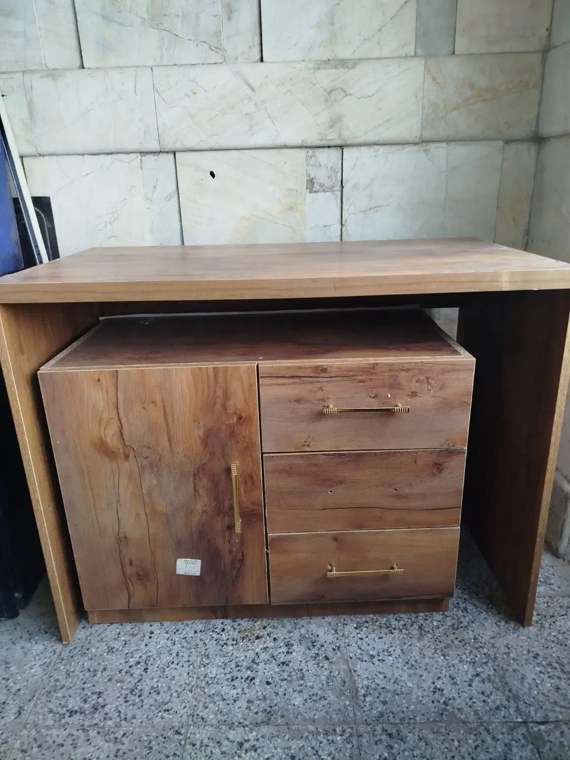 میز کامپیوتر|میز تحریر و کامپیوتر|تربت جام, شهید نصرالهی|دیوار