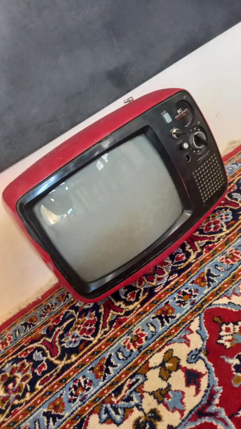 تلویزیون|تلویزیون و پروژکتور|تهران, فلسطین (میدان انقلاب)|دیوار