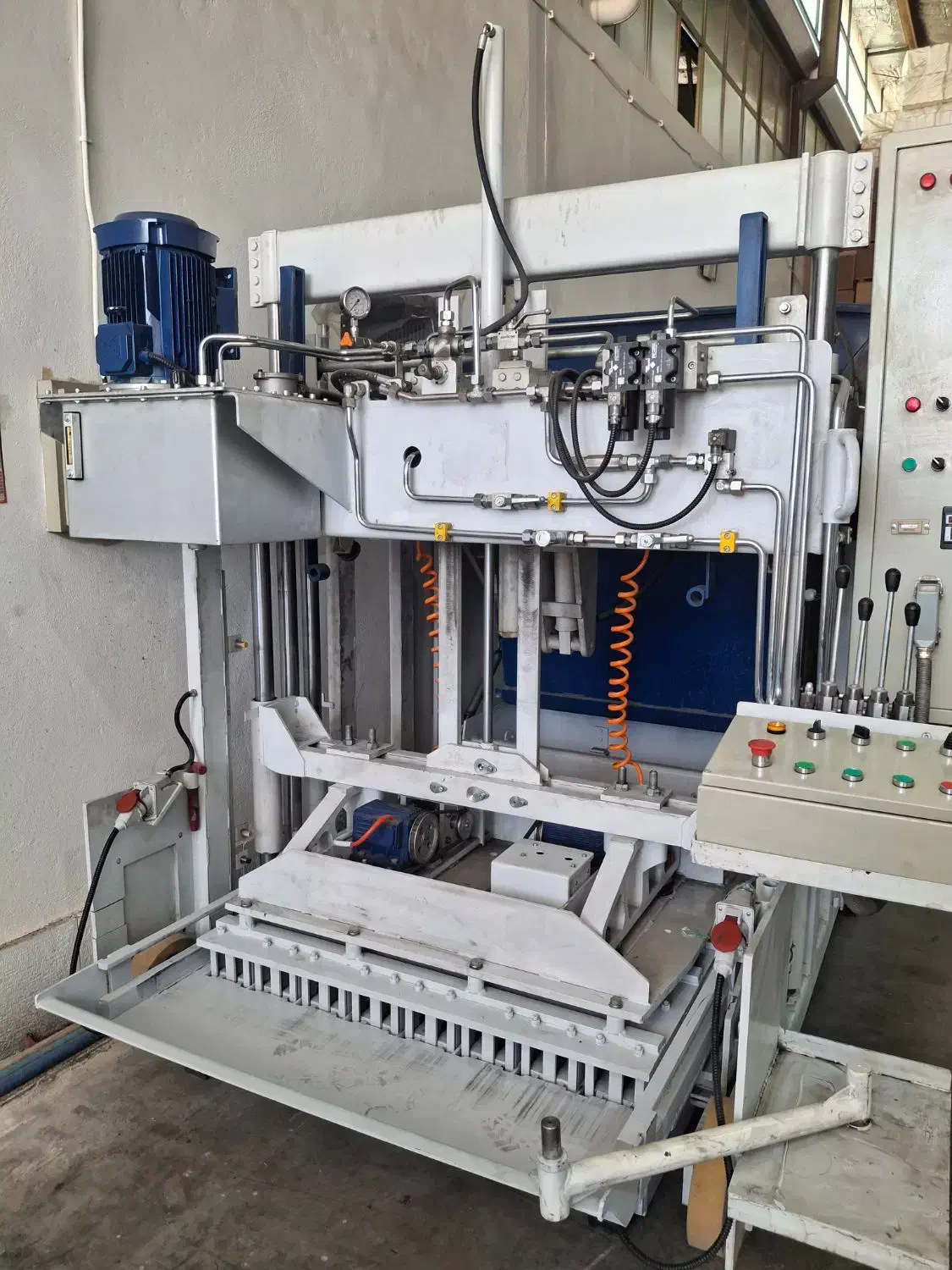 دستگاه بلوک زنی،تمام اتوماتیک، طرح زنیت آلمان|ماشینآلات صنعتی|شاهینشهر, بنیاد ازدواج|دیوار