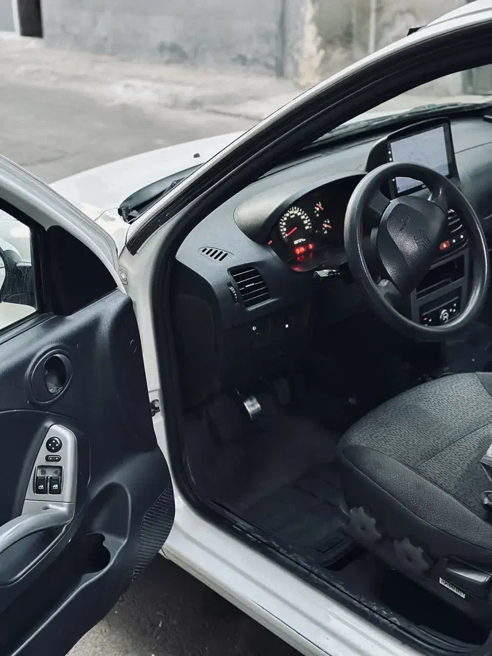 ساینا ۱۴۰۰|خودرو سواری و وانت|مشهد, هفده شهریور|دیوار