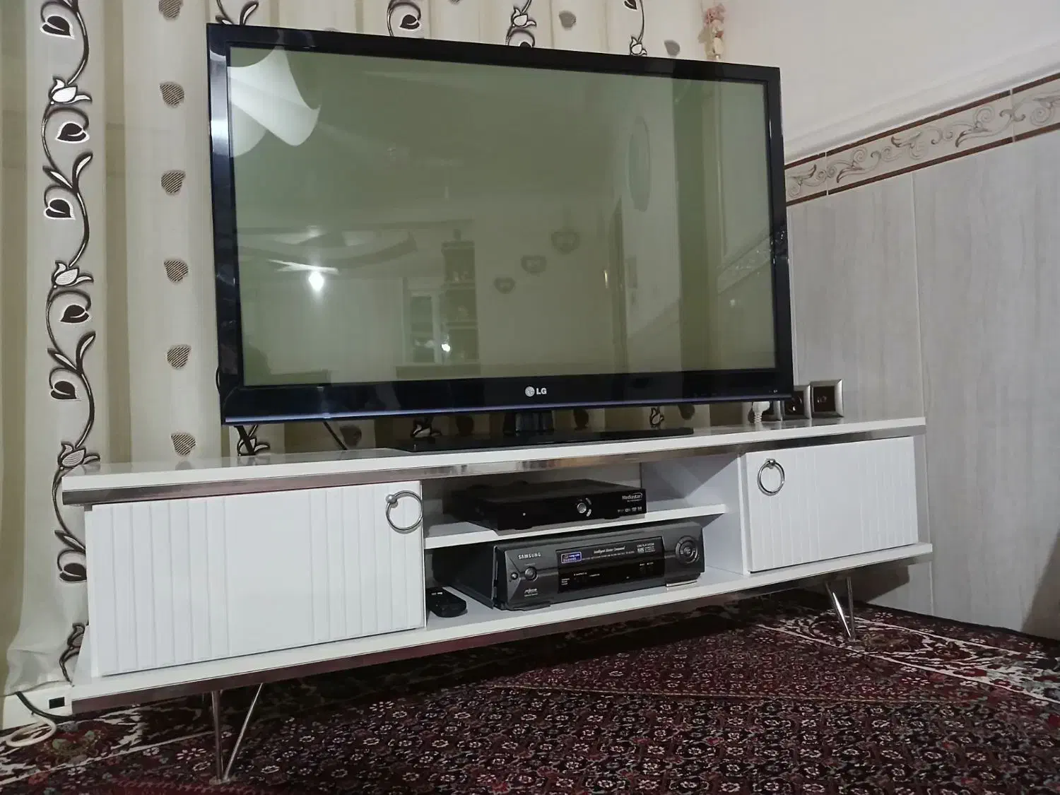 تلویزیون ۴۳اینچ|تلویزیون و پروژکتور|سنقر, |دیوار