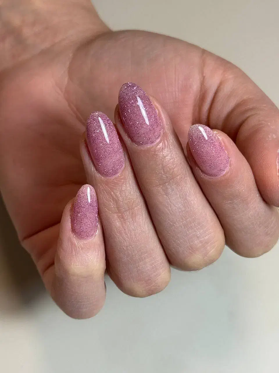 ناخنکار فول مشتری اجاره میز/ اتاق|استخدام درمانی، زیبایی، بهداشتی|تهران, الهیه|دیوار