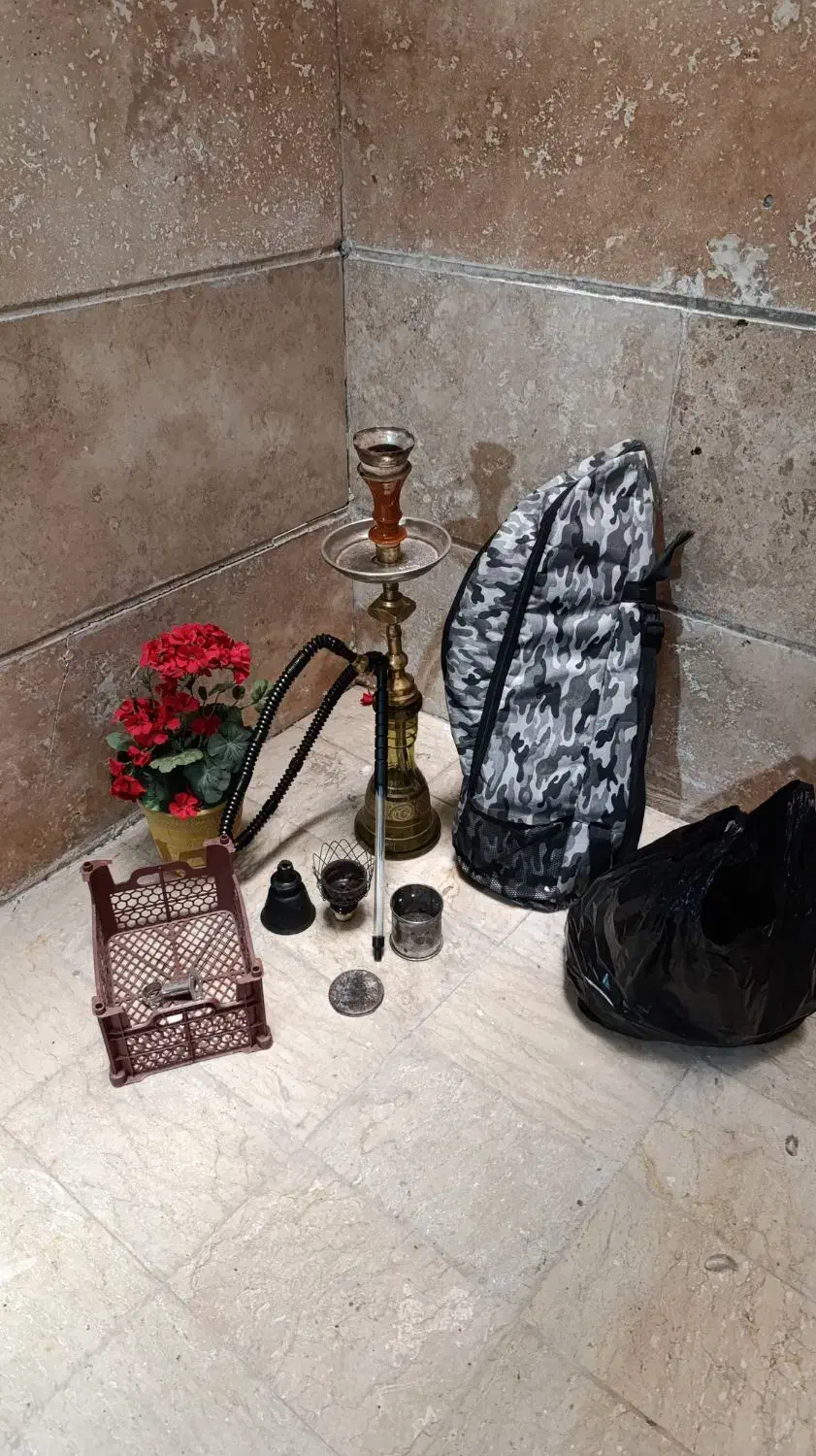 قلیان بدنه برنجی سنگین وکیف وزغال وهمه تجهیزات|صنایع دستی و سایر لوازم تزئینی|تهران, اختیاریه|دیوار
