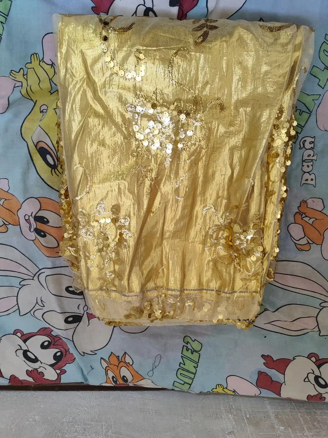 لباس محلی قری|لباس|مرودشت, کوشک|دیوار