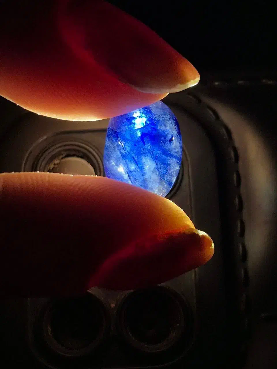 نگین یاقوت کبود|جواهرات|ساری, |دیوار