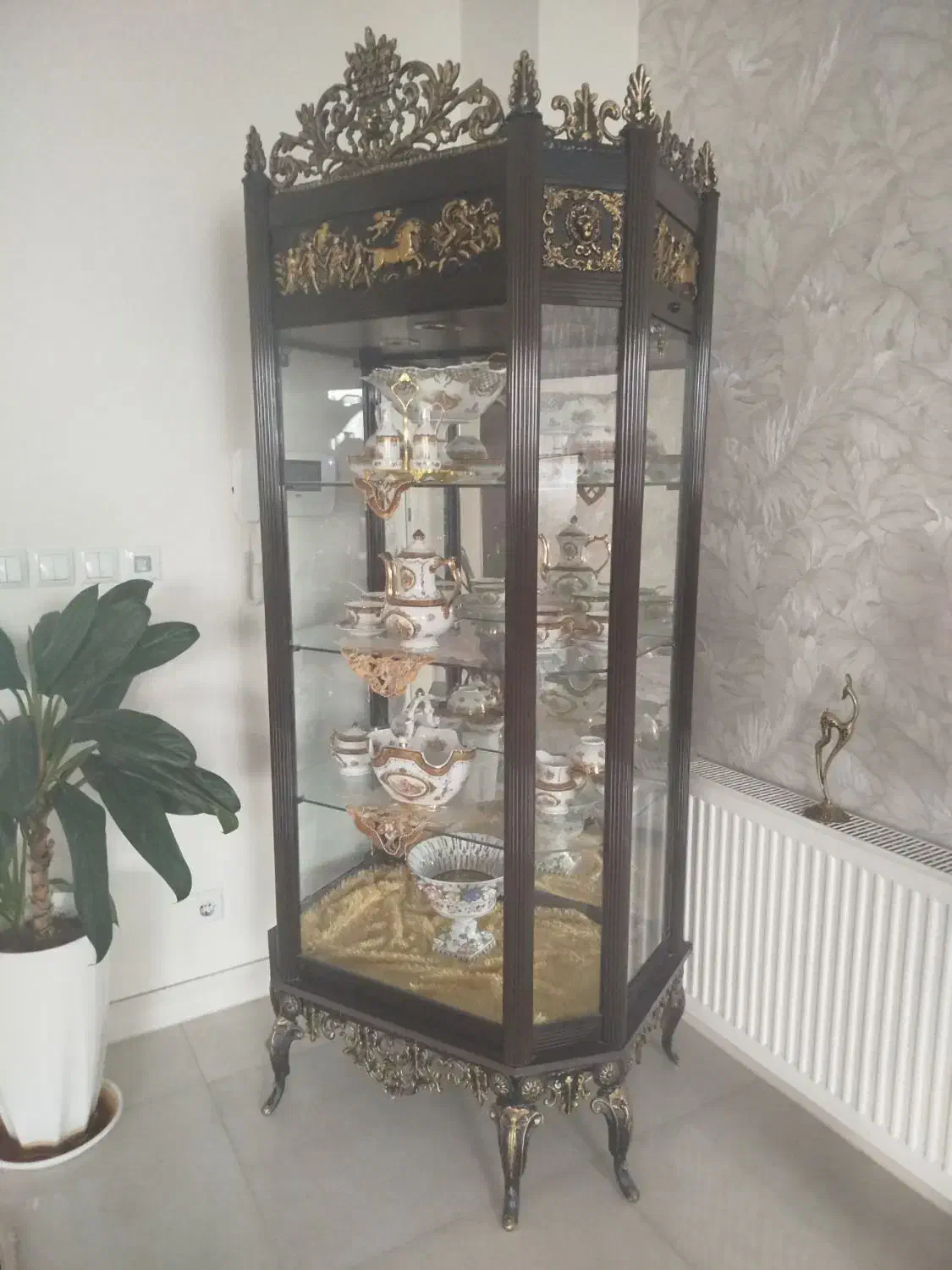 بوفه ی فلزی سلطنتی|بوفه، ویترین، کنسول|زنجان, |دیوار