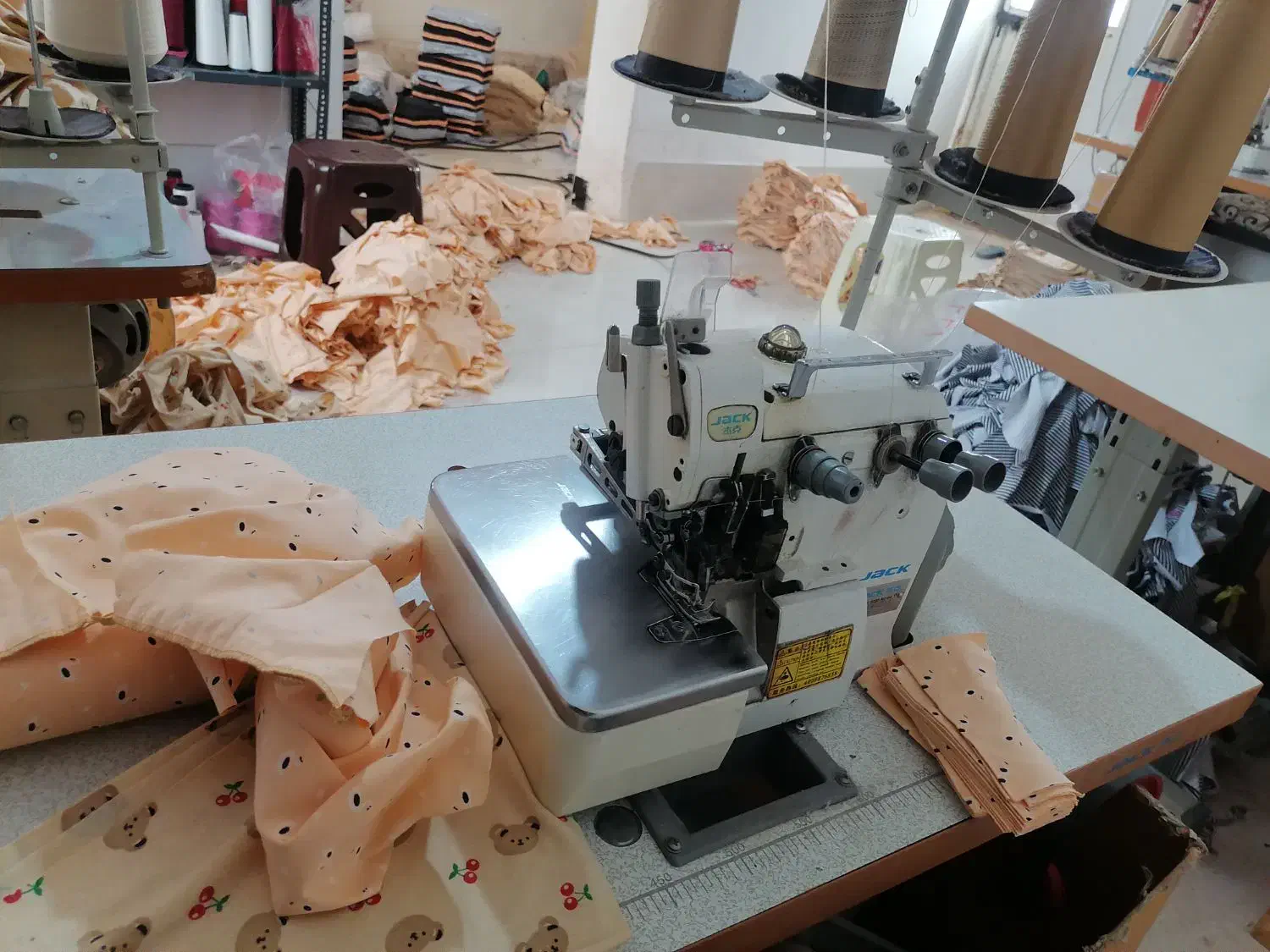 زیگزال در حد نو جک مدل 803D|چرخ خیاطی و ریسندگی|تهران, مشیریه|دیوار