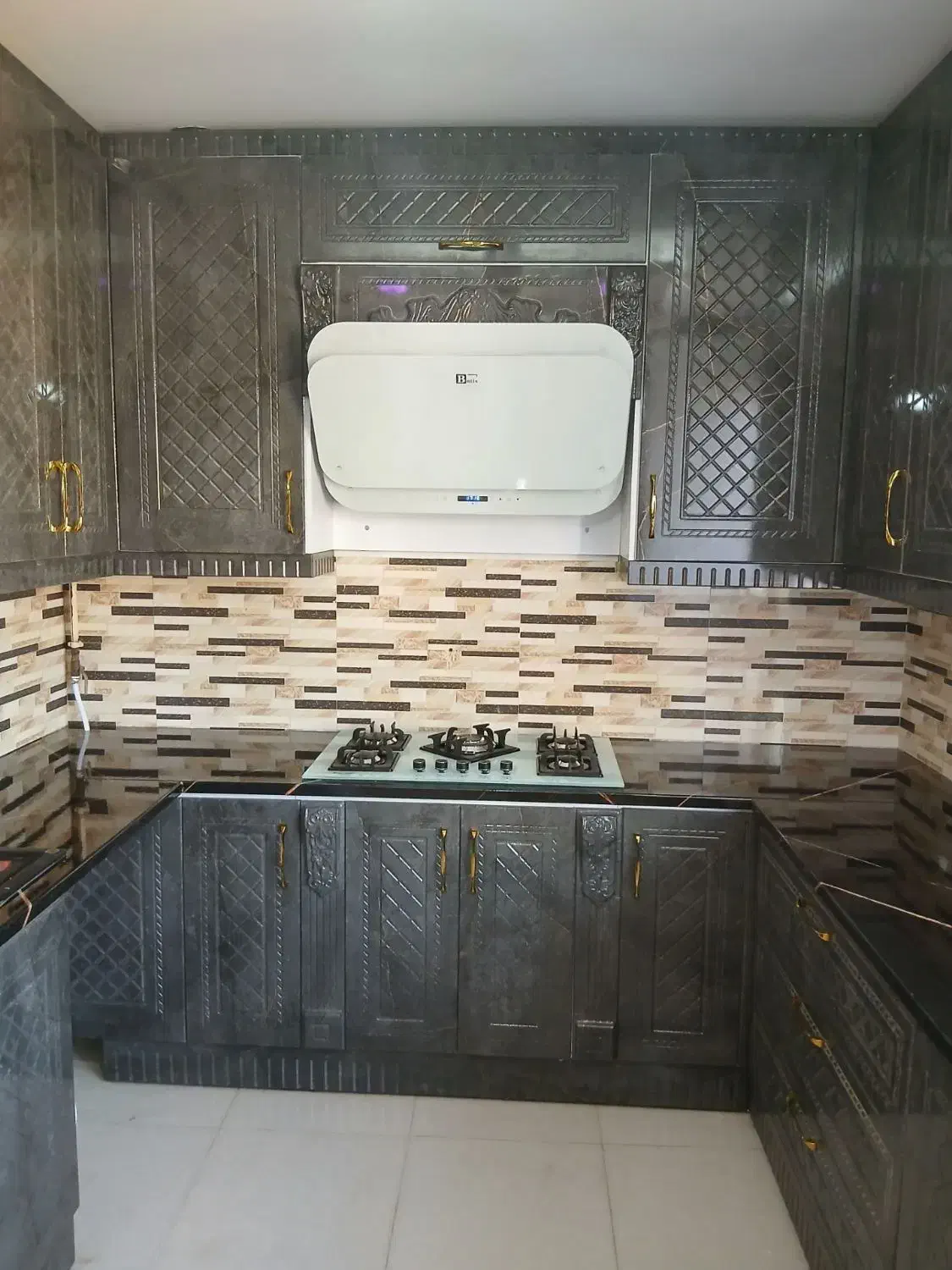 کابینت نئو کلاسیک و ممبران هایگلاسی|مصالح و تجهیزات ساختمان|رشت, یخسازی|دیوار