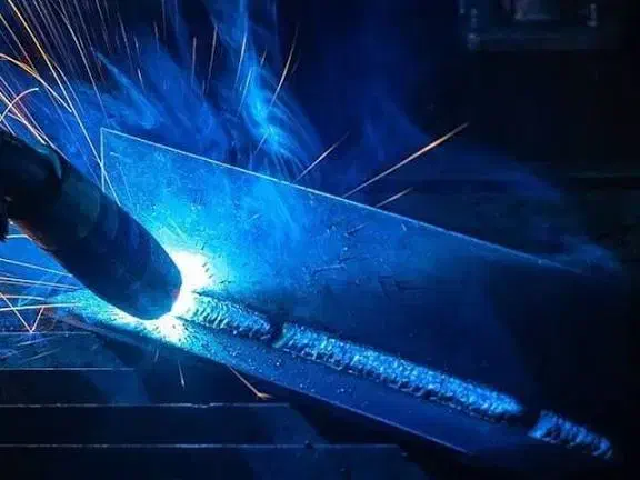 استخدام جوشکار|استخدام صنعتی، فنی، مهندسی|سنندج, |دیوار